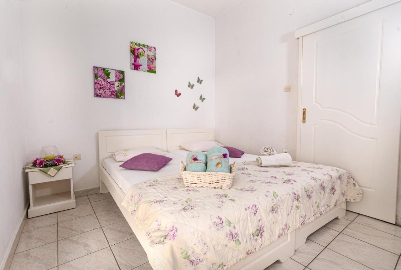 Lions Apartments Poros Town Eksteriør bilde