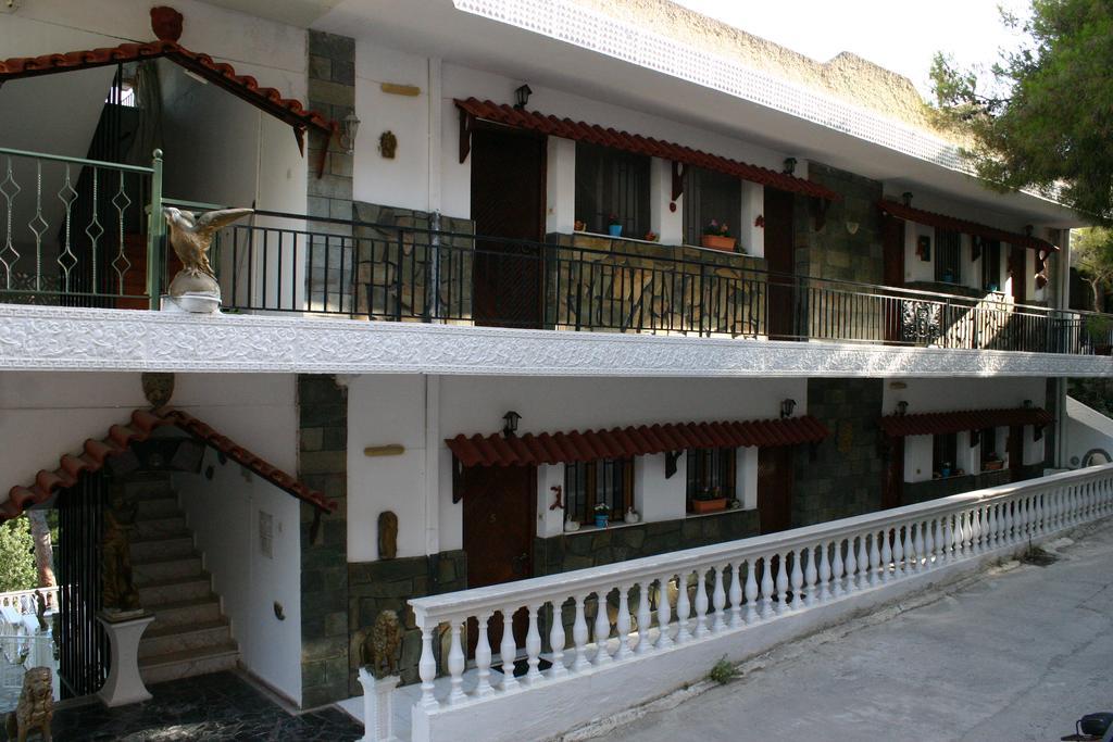 Lions Apartments Poros Town Eksteriør bilde